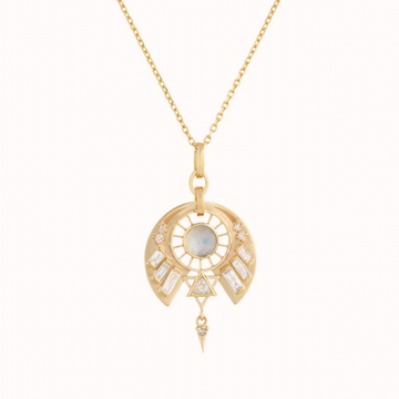 GOLD MOONSTONE AND DIAMONDS OPEN CHAIN NECKLACE WITH A CENTRAL ROUND MOONSTONE, TRILLION CUT DIAMOND, SIX DIAMOND BAGUETTES, AND ROUND DIAMONDS WITH A DANGLING DIAMOND.