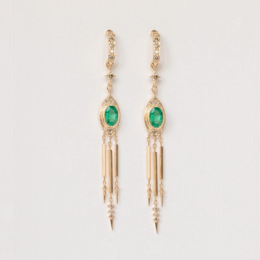 YELLOW GOLD LONG EARRING WITH ONE OVALE GREEN EMERALD AND DIAMONDS