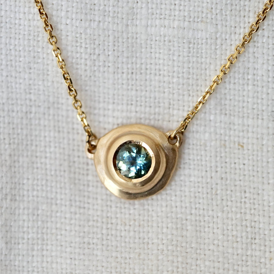 Natural Bezel Round Necklace - Madagascar Sapphire