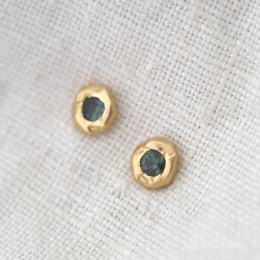 Pebble Flush Set Studs