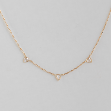 14K LIGHT YELLOW GOLD CHAIN NECKLACE WITH THREE DIAMONDS ROSE CUT.