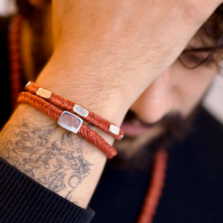 Quadrate Stud Fishtail Button Bracelet