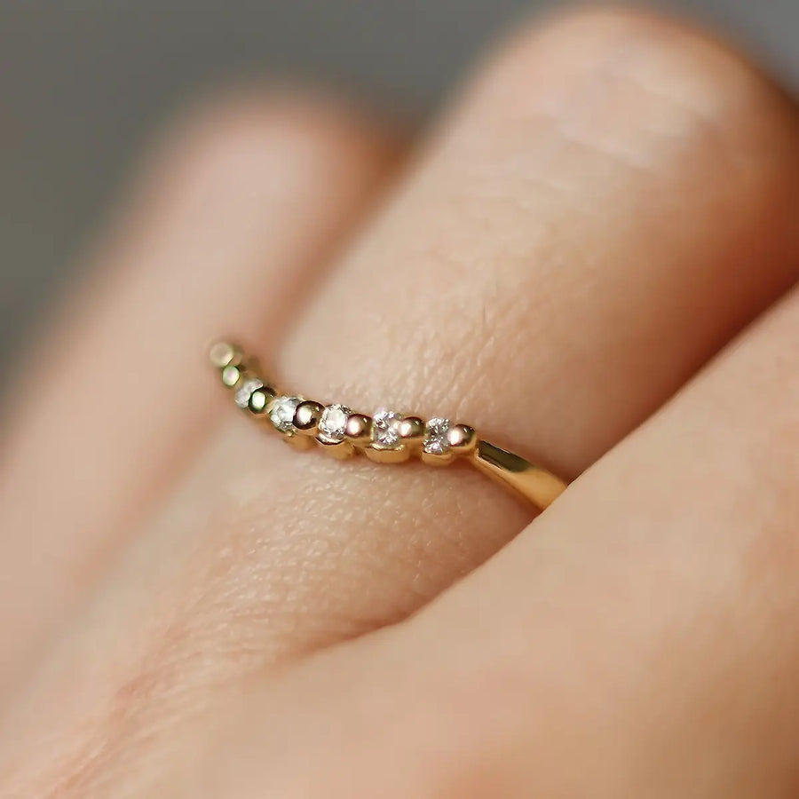 Timeless 7 Diamond Contour Band