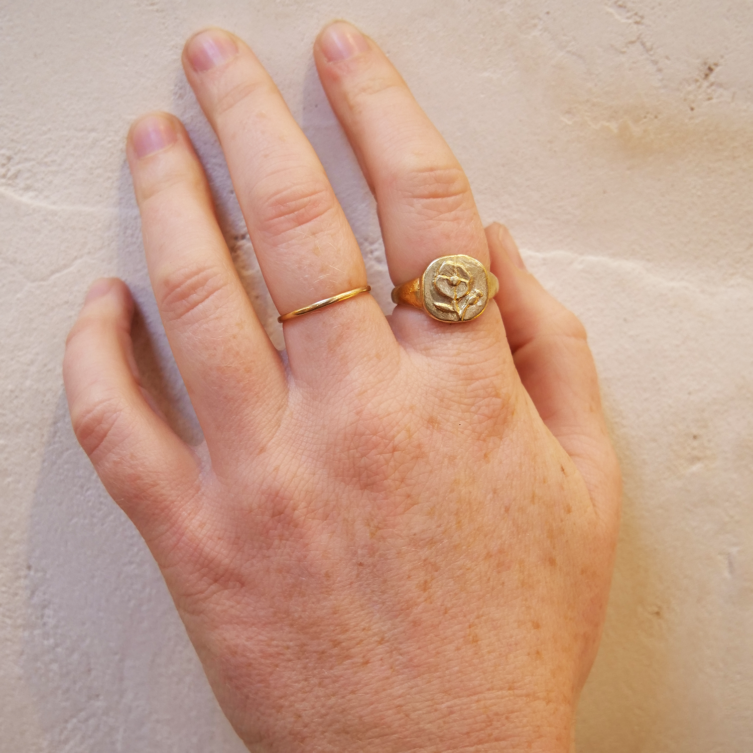 Poppy signet ring discount