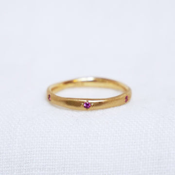 Delicate Wavy Band - Pink Sapphire