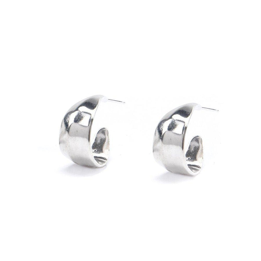 Silver small size stud earring for girls and women | gintaa.com
